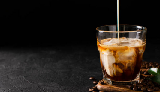 L’essor du Café Froid en 2025 : Recettes, Techniques et Outils à Tester Chez Soi