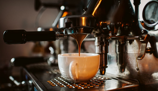 Maximisez la saveur : Conseils pour préparer le café le plus frais à la maison